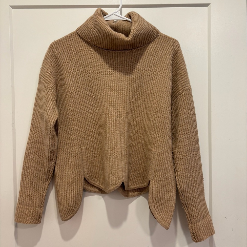 Chloe Kristyn‎ Camel Tan Ribbed Scalloped Petal Hem Turtleneck Sweater XS